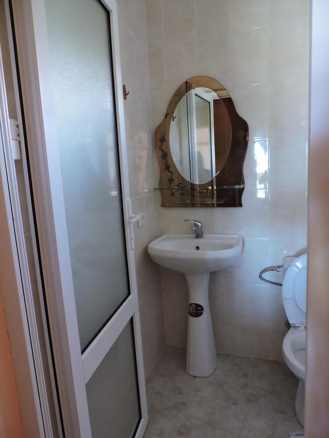 Guesthouse U Moti New Athos ภายนอก รูปภาพ