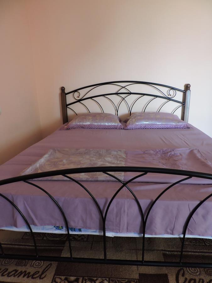 Guesthouse U Moti New Athos ภายนอก รูปภาพ