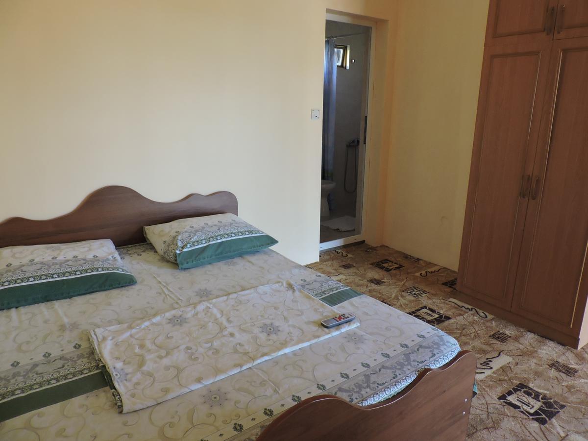 Guesthouse U Moti New Athos ภายนอก รูปภาพ