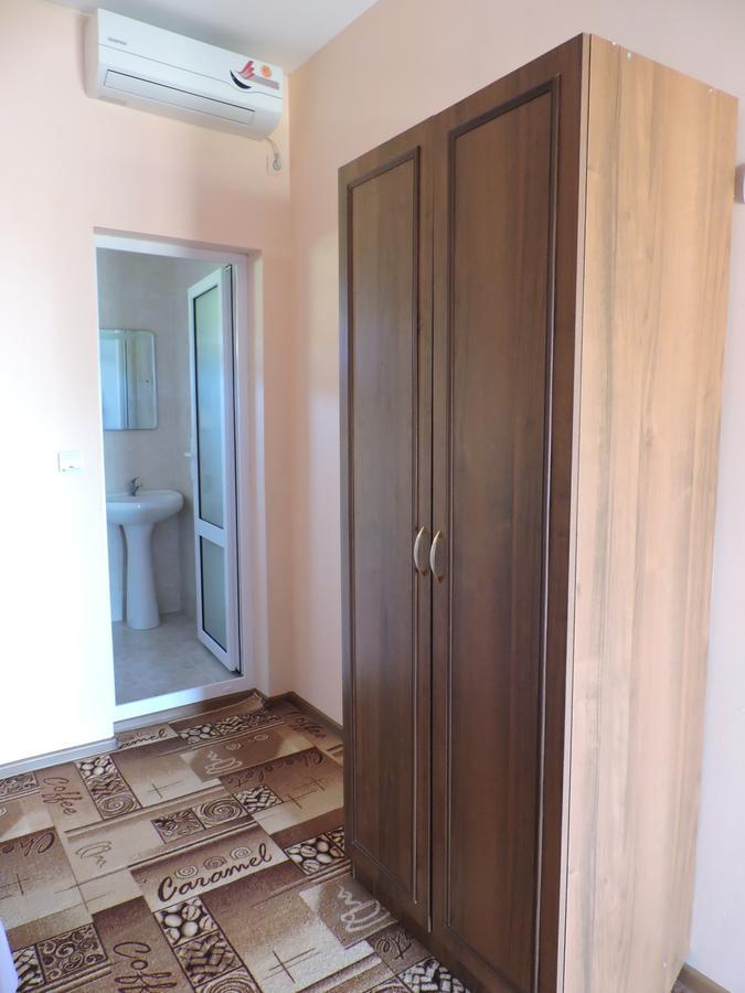 Guesthouse U Moti New Athos ภายนอก รูปภาพ